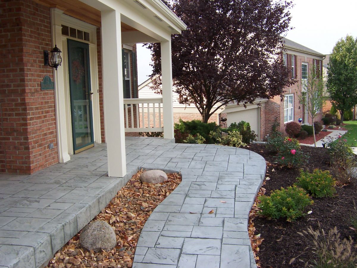 Wilder Front Porch & Driveway